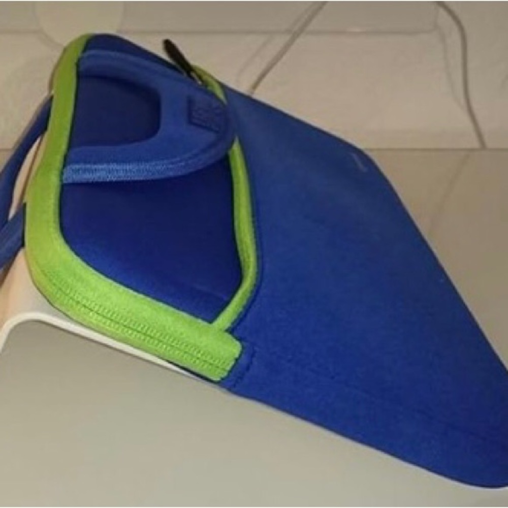 8.9-10.1” Tablet iPad Sleeve Portable Neoprene Zipper Carry Case Bag Blue/Lime - Picture 3 of 5